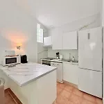 Americas 2br, Pool & Garden, Close To Beach, La37