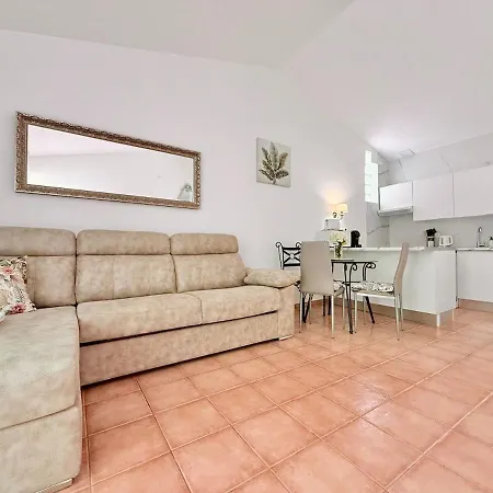 Americas 2br, Pool & Garden, Close To Beach, La37 דירה *
