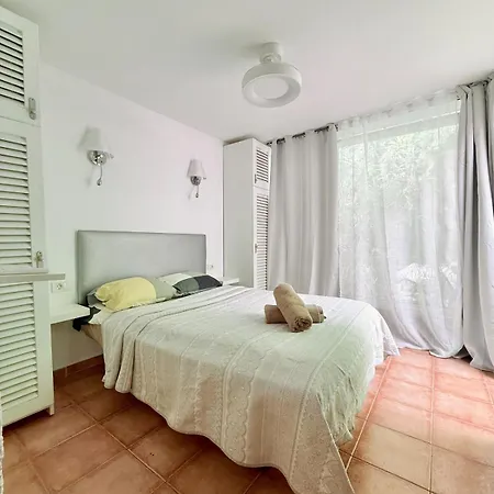 Americas 2br, Pool & Garden, Close To Beach, La37 דירה *
