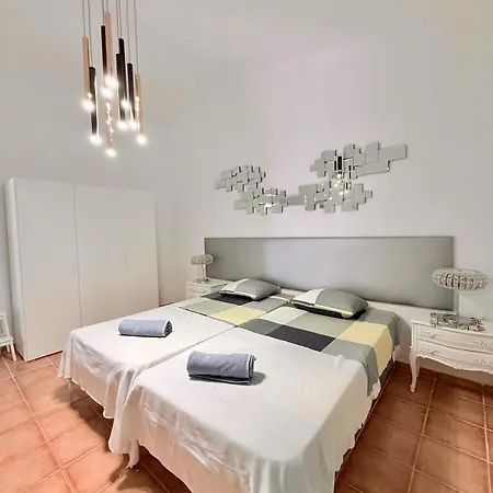 Americas 2br, Pool & Garden, Close To Beach, La37 דירה