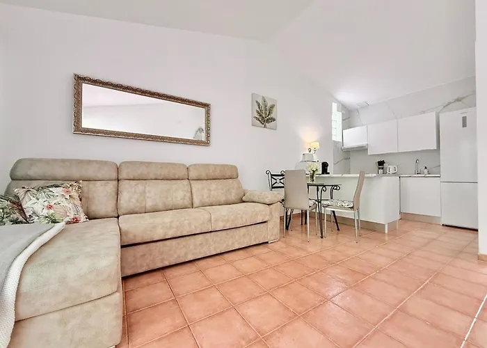 Americas 2br, Pool & Garden, Close To Beach, La37 Apartman *
