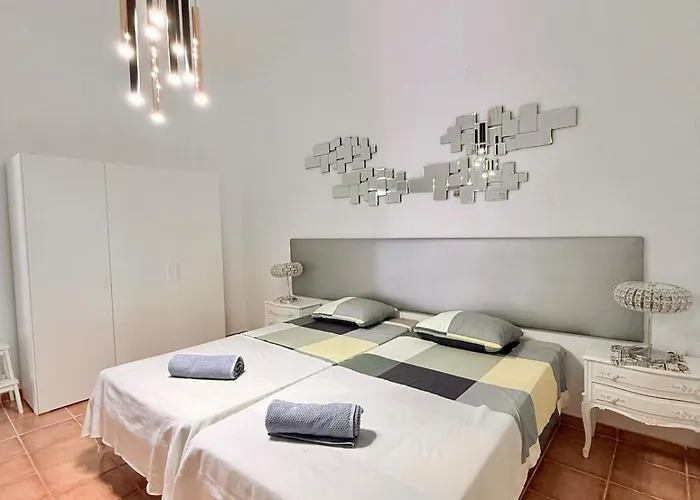 Americas 2br, Pool & Garden, Close To Beach, La37 Apartman