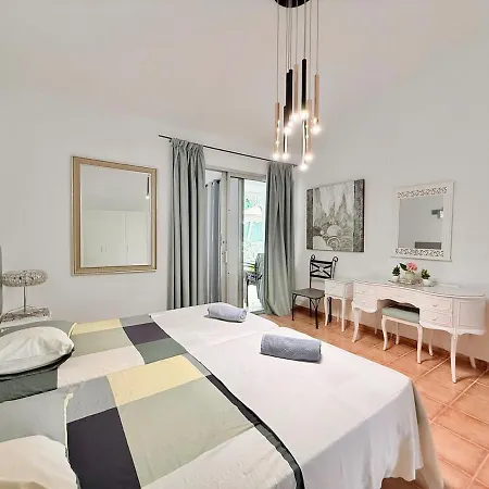 Americas 2br, Pool & Garden, Close To Beach, La37 *