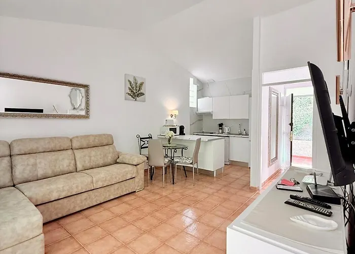 Apartmán Americas 2br, Pool & Garden, Close To Beach, La37 *