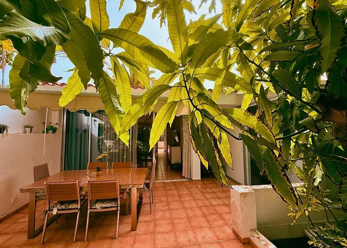 Americas 2br, Pool & Garden, Close To Beach, La37 Apartment *